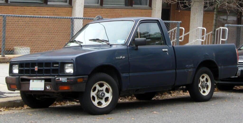 Dark blue isuzu p'up